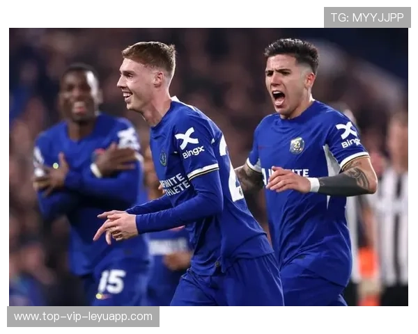 切尔西帕尔默短传配合破门得手