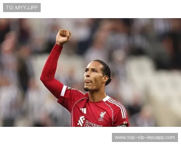 利物浦角球战术巧妙，范迪克头球没顶上力量