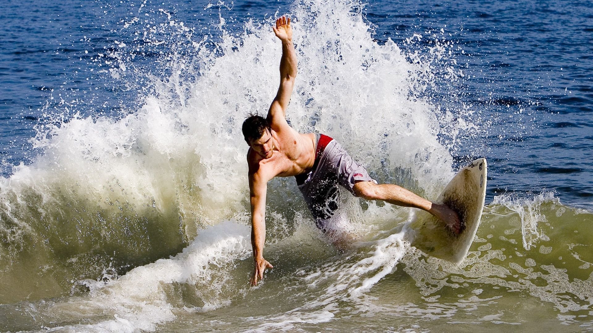 巴尔:每次防守后的反击,他都能迅速找到全黑队的进攻突破点,巴尔巴训练